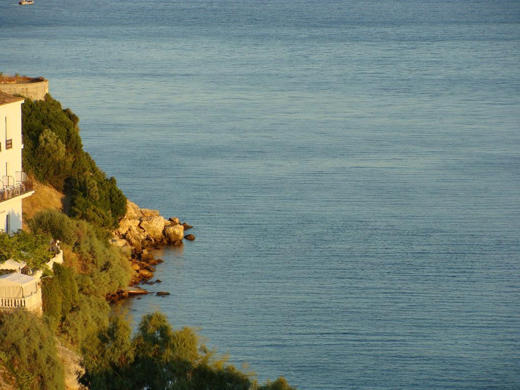 Rodon Hotel Loutra Edipsou  Luaran gambar